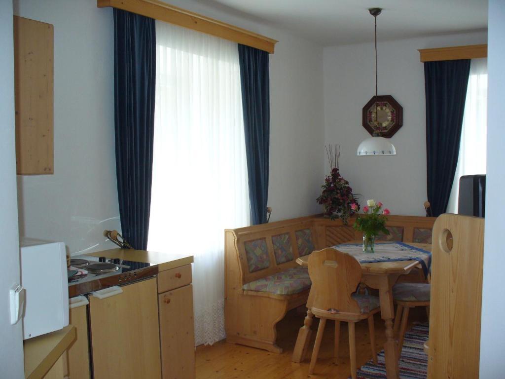 Mitschighof - Apartments Und Pension - Heidis-Welt, Mitschig Hermagor-Pressegger See Oda fotoğraf